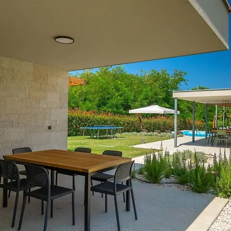 Modern Fritula With Pool In Vizinada Villa