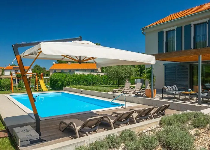 Modern Fritula With Pool In Vizinada