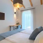 Villa Modern Fritula With Pool In Vizinada