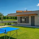Modern Fritula With Pool In Vizinada * Lasci