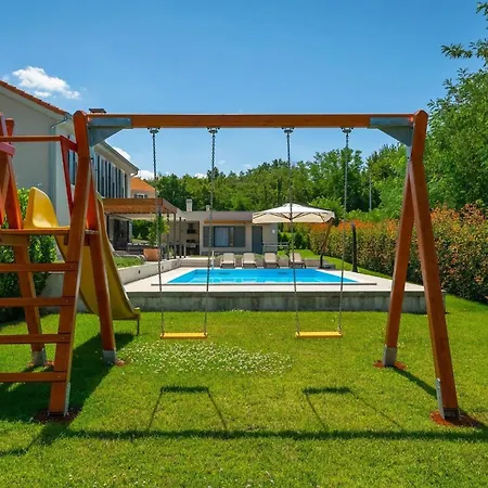 Modern Fritula With Pool In Vizinada