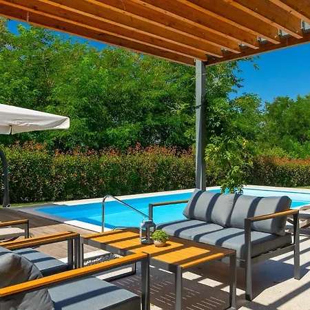 Modern Fritula With Pool In Vizinada Villa