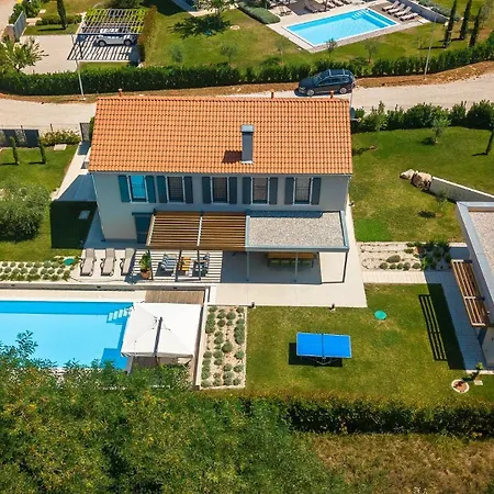 Modern Fritula With Pool In Vizinada Lasci