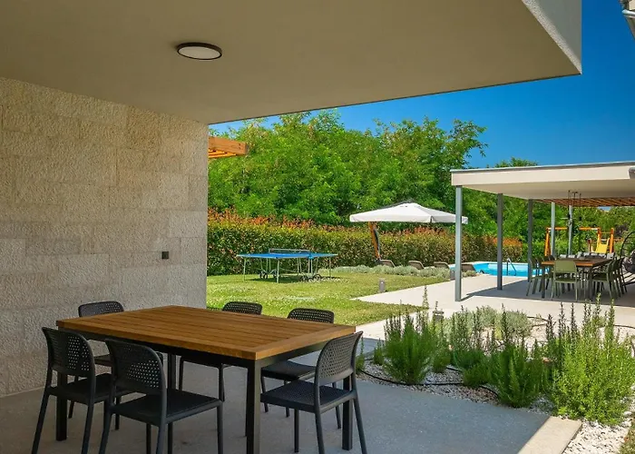 Modern Fritula With Pool In Vizinada Villa *