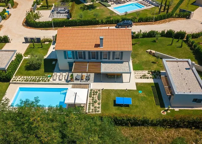 Modern Fritula With Pool In Vizinada Lasci