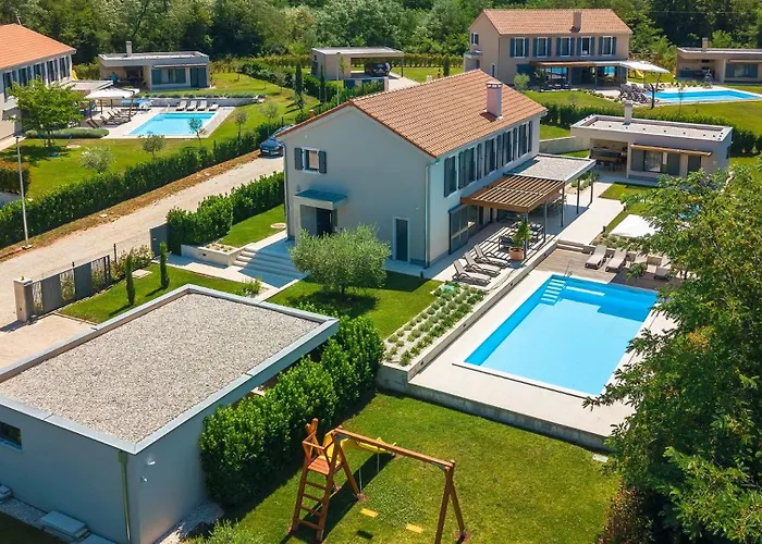 Modern Fritula With Pool In Vizinada Villa Lasci