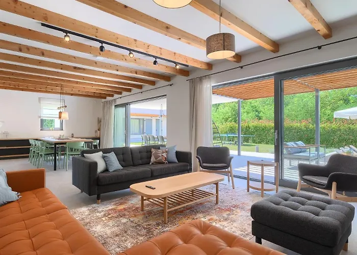 Modern Fritula With Pool In Vizinada *